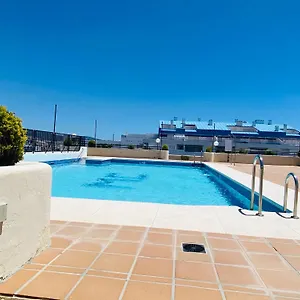 Apartment On The First Line Of The Sea With A View And Free Parking, Marbella